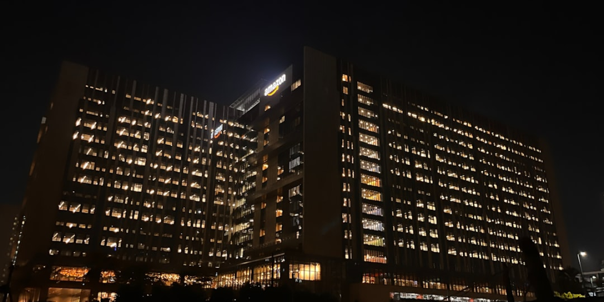 스위스 휴양지 화재…참사 속 영웅 주민 관련 이미지