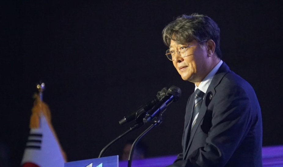 국회 본회의장에서 심각한 표정의 정청래 민주당 대표