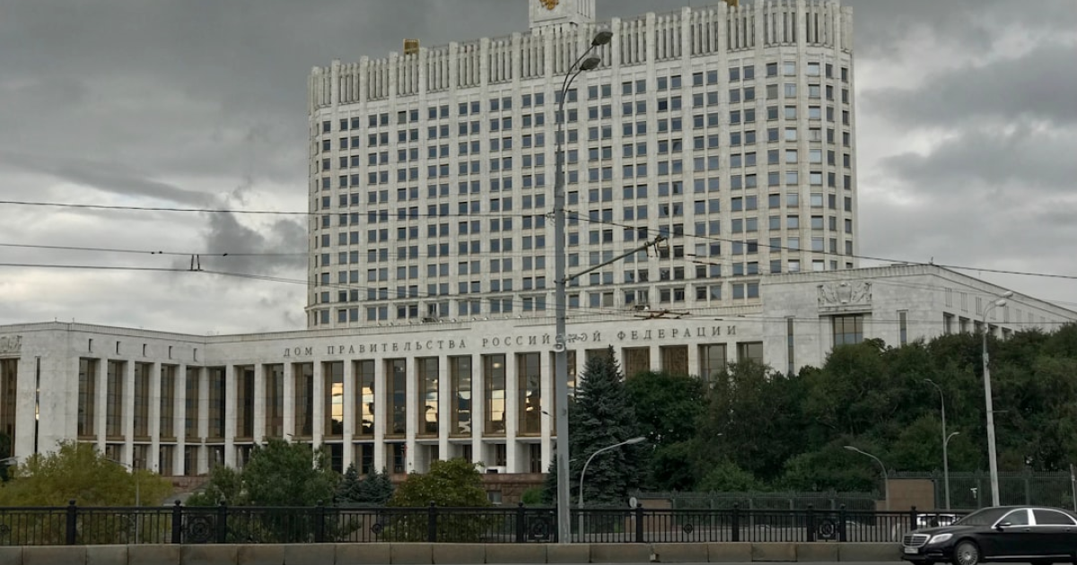 세운4구역 재개발 현장과 종묘 전경