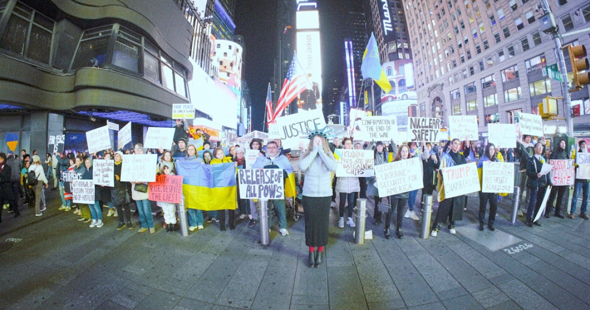 이란, 미·이스라엘 공격에 드론·미사일 발사 / '국제법 위반' 규탄